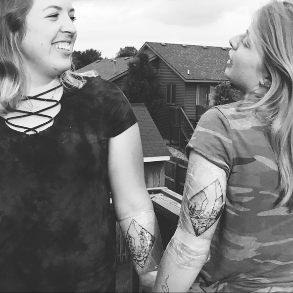 Meet your Posher, Sarah - Picture 1 of 3